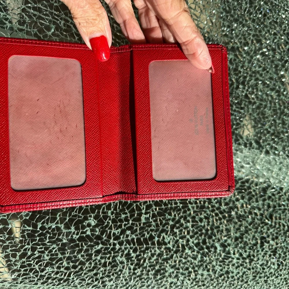 LOUIS VUITTON CARD CASE. RED. GUC